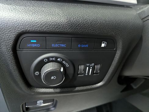 Used 2023 Jeep Grand Cherokee 4WD 4xe image 12