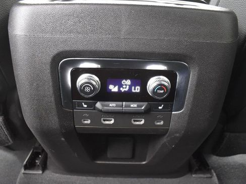 Used 2021 GMC Yukon XL Denali w/ Denali Premium Package AWD/4WD image 30