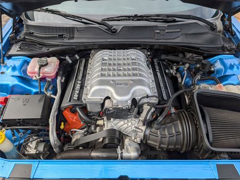 Used 2019 Dodge Challenger SRT Hellcat image 9