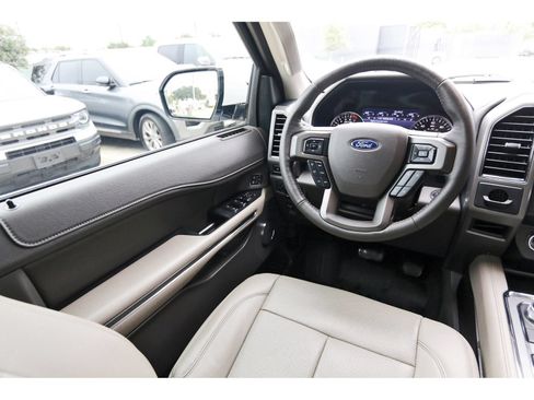 Used 2020 Ford Expedition XLT w/ Equipment Group 202A RWD image 10