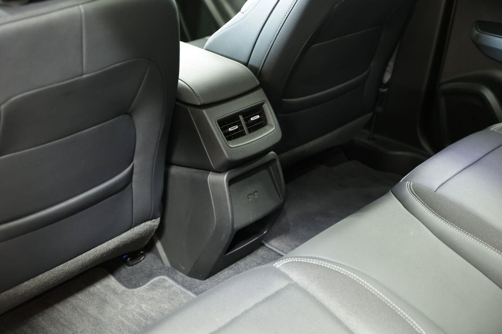 Certified 2025 Chevrolet Equinox EV LT w/ Convenience Package FWD image 33
