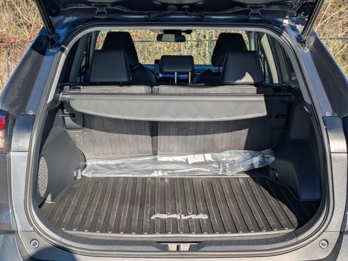 Used 2023 Toyota RAV4 XLE Premium image 26