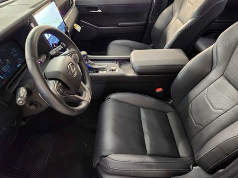 Used 2025 Lexus GX 550 w/ Accessory Package (2T) AWD/4WD image 22