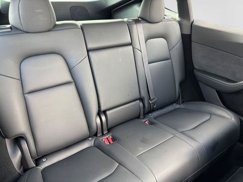 Used 2023 Tesla Model Y AWD image 18