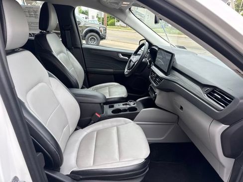 Certified 2023 Ford Escape Platinum AWD/4WD image 33