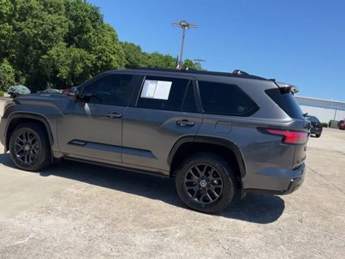 Used 2024 Toyota Sequoia Platinum AWD/4WD image 6