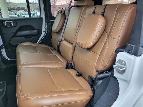 Used 2022 Jeep Wrangler Unlimited Sahara w/ Cold Weather Group image 10