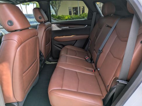 Certified 2023 Cadillac XT5 Premium Luxury AWD/4WD image 13