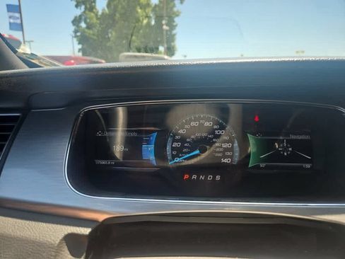 Used 2016 Ford Taurus SEL w/ Equipment Group 201A FWD image 18