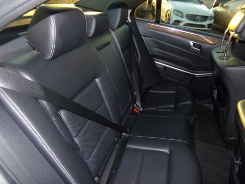 Used 2014 Mercedes-Benz E 350 4MATIC Sedan image 16