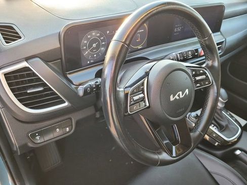 Used 2024 Kia Seltos EX image 23