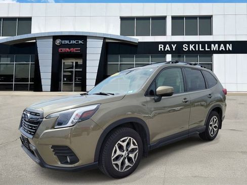 Used 2022 Subaru Forester Premium AWD/4WD image 3