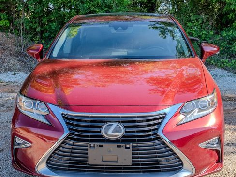 Used 2017 Lexus ES 350 w/ Luxury Package image 8