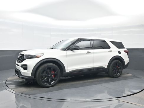 Used 2022 Ford Explorer ST w/ Equipment Group 401A RWD image 2
