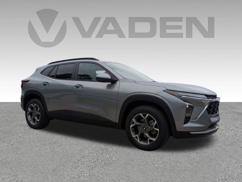 New 2026 Chevrolet Trax LT w/ Driver Confidence Package image 3