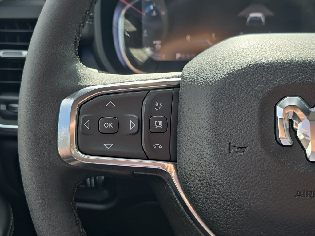 Used 2025 RAM 2500 Laramie AWD/4WD image 24