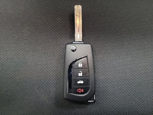 Used 2021 Toyota Corolla SE w/ Protection Package (TMS) image 32