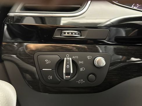 Used 2019 Audi Q7 3.0T Prestige AWD/4WD image 43