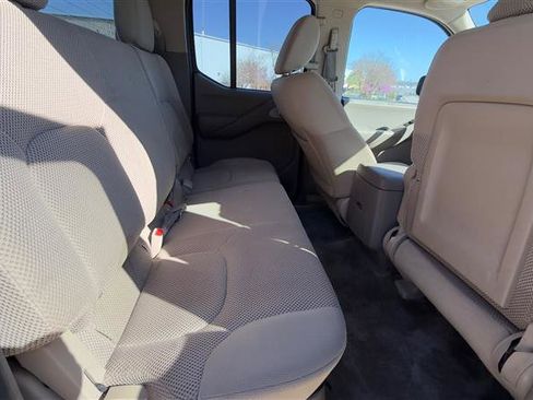 Used 2013 Nissan Frontier SV image 18