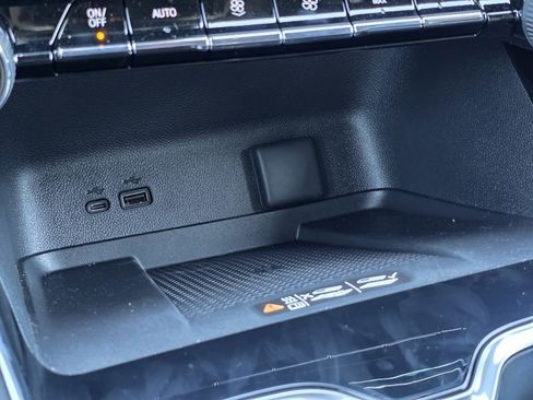 New 2025 Chevrolet Traverse LT w/ Driver Confidence Package image 30