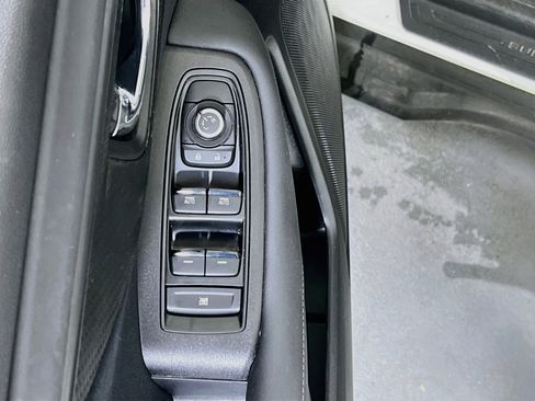 Used 2024 Subaru Outback Premium AWD/4WD image 18