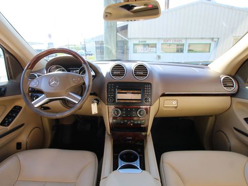 Used 2011 Mercedes-Benz GL 450 4MATIC image 14