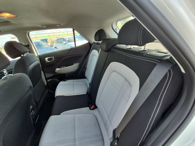 Used 2025 Hyundai Venue SEL FWD image 16