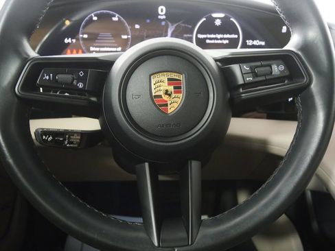 Used 2022 Porsche Taycan image 24