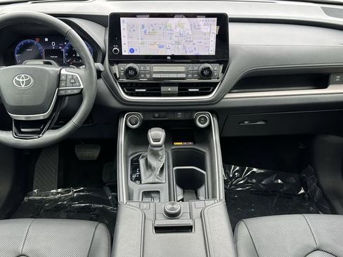 Used 2024 Toyota Grand Highlander Platinum image 15