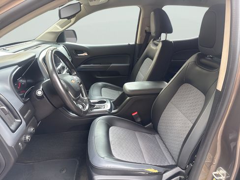 Used 2015 Chevrolet Colorado Z71 AWD/4WD image 17