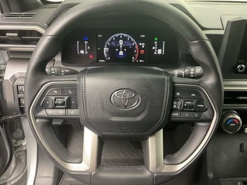 Used 2025 Toyota 4Runner SR5 image 16