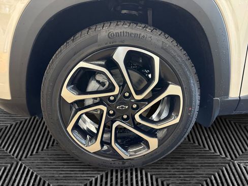 New 2026 Chevrolet Trax RS w/ Sunroof Package FWD image 14