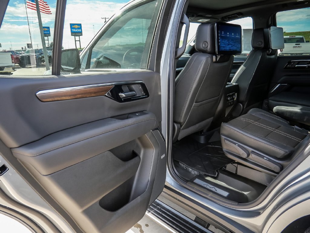 New 2026 Chevrolet Tahoe High Country AWD/4WD image 29
