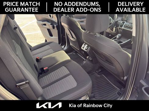 Used 2023 Kia Sorento LX FWD image 18
