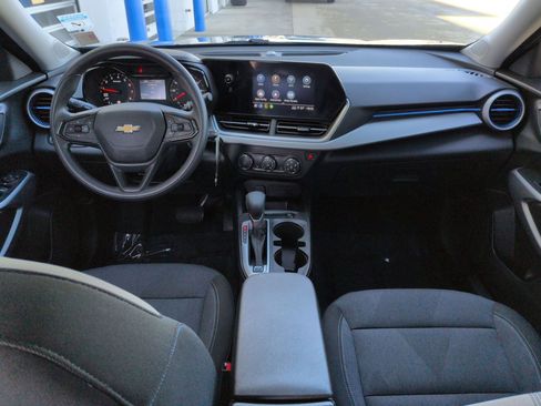 Used 2024 Chevrolet Trax LS w/ LS Convenience Package image 22