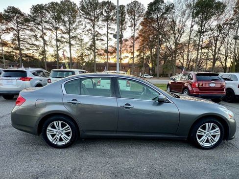 Used 2013 INFINITI G37 x Sedan w/ Premium Pkg image 8