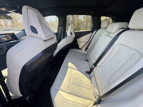 New 2026 BMW X3 xDrive30 w/ Premium Package image 14