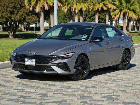 New 2026 Hyundai Elantra SEL Sport Premium FWD image 2