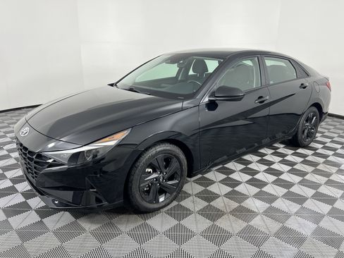 Used 2022 Hyundai Elantra SEL w/ Convenience Package image 7