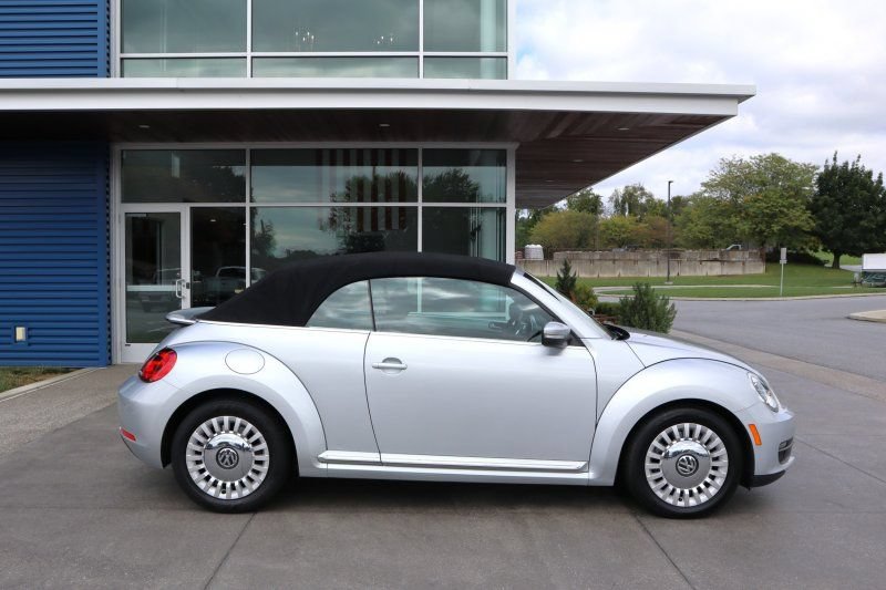Used 2013 Volkswagen Beetle 2.5 FWD image 2