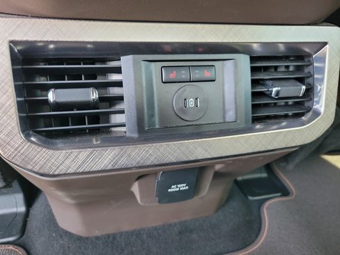 Used 2025 Ford F250 King Ranch w/ FX4 Off-Road Package AWD/4WD image 13
