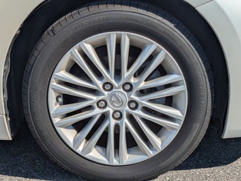 Used 2017 Lexus ES 350 w/ Premium Package FWD image 11