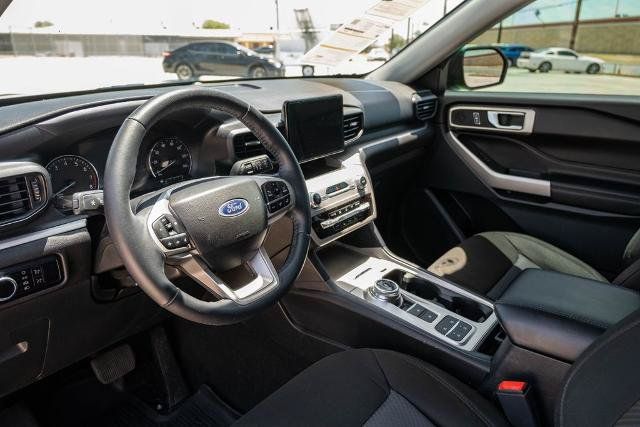 Used 2023 Ford Explorer XLT RWD image 14