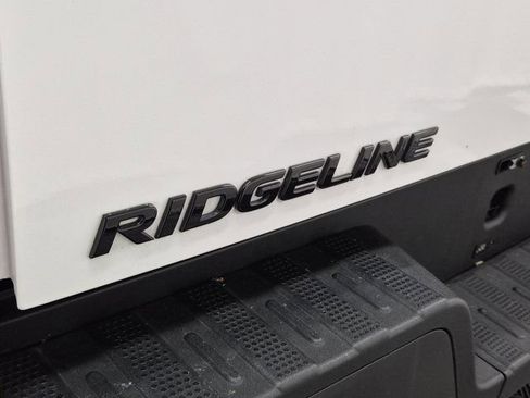 Certified 2023 Honda Ridgeline Black Edition image 9