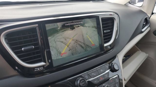 Used 2024 Chrysler Pacifica Touring-L FWD image 14
