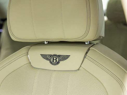 Certified 2026 Bentley Flying Spur V8 AWD/4WD image 28