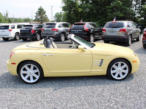 Used 2005 Chrysler Crossfire Limited RWD image 6