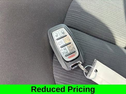 Used 2023 Chrysler Pacifica Touring FWD image 44