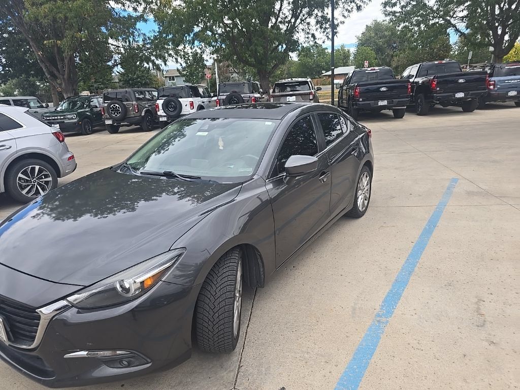 Used 2017 MAZDA MAZDA3 Grand Touring w/ Premium Equipment Package FWD image 2