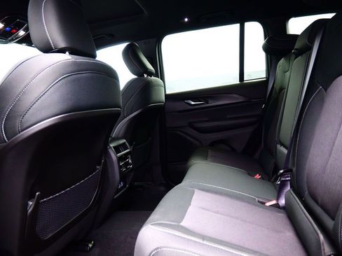 New 2025 Jeep Grand Cherokee Laredo X image 14